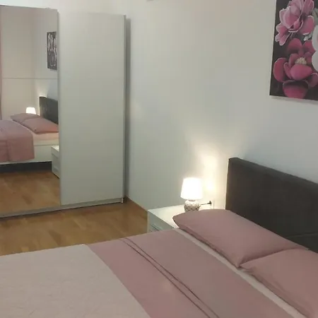 Centar Edda Joakima Rakovca 7 E 52470-umag