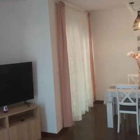 Centar Edda Joakima Rakovca 7 E 52470-umag شقة أوماغ