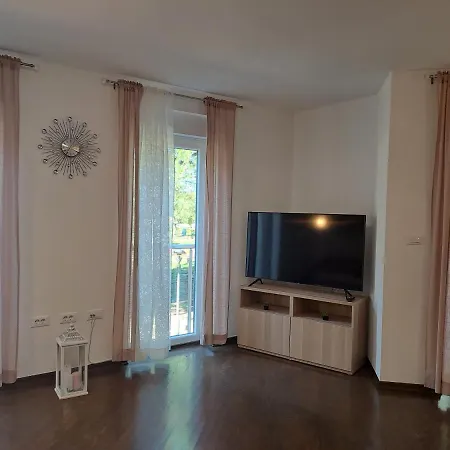 Centar Edda Joakima Rakovca 7 E 52470-umag 公寓 *