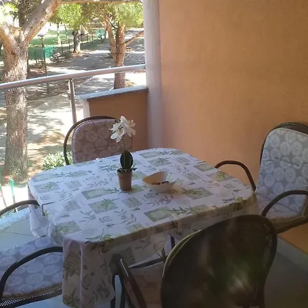 Apartman Centar Edda Joakima Rakovca 7 E 52470-umag Umag