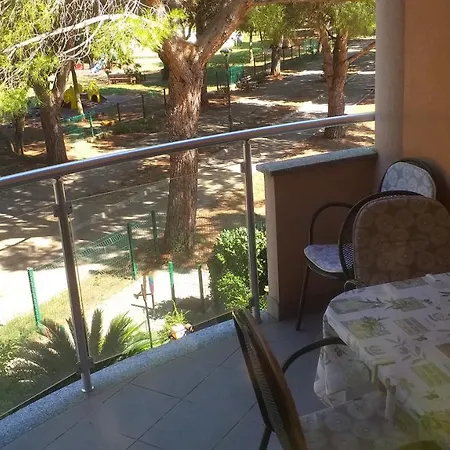 Centar Edda Joakima Rakovca 7 E 52470-umag Umago