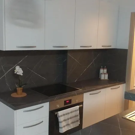 Centar Edda Joakima Rakovca 7 E 52470-umag * Umago