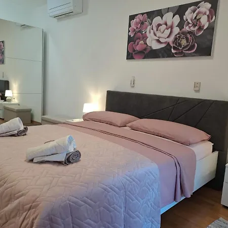 Centar Edda Joakima Rakovca 7 E 52470-umag *